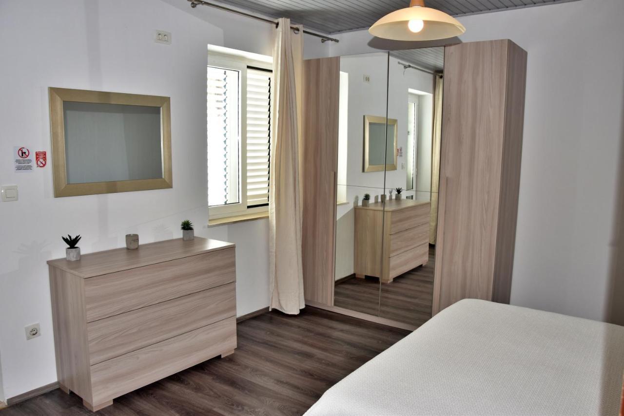 Aurelia Guest house