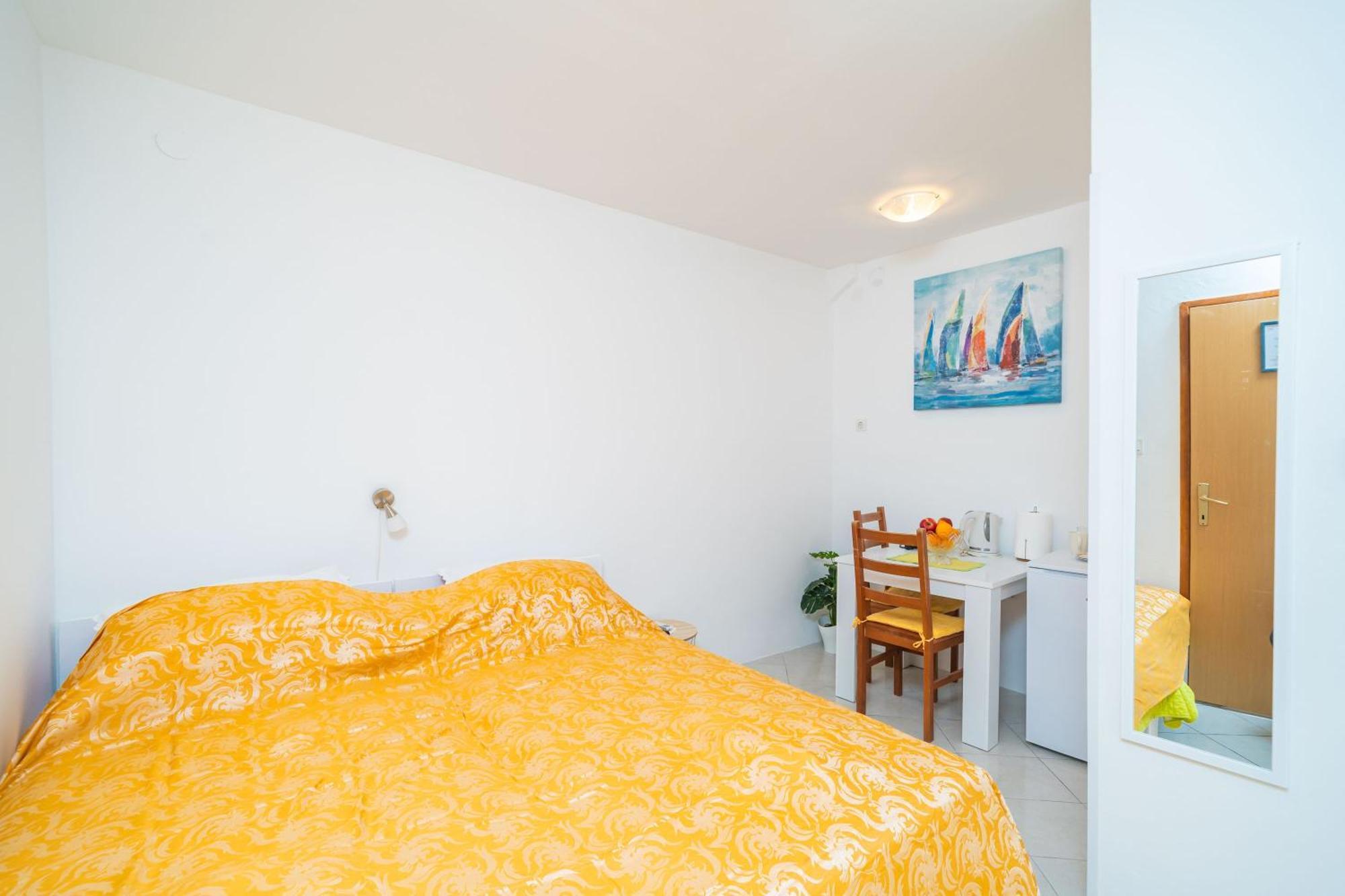 Aurelia Guest house
